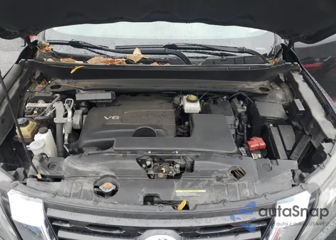 2017 Nissan Pathfinder S z USA, uszkodzony, nr VIN 5N1DR2MM1HC912934